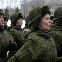 На росії вербують ув’язнених жінок, щоб ті поїхали воювати в Україну
