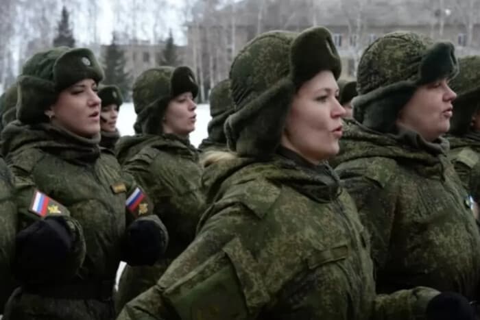 Ви зараз переглядаєте На росії вербують ув’язнених жінок, щоб ті поїхали воювати в Україну