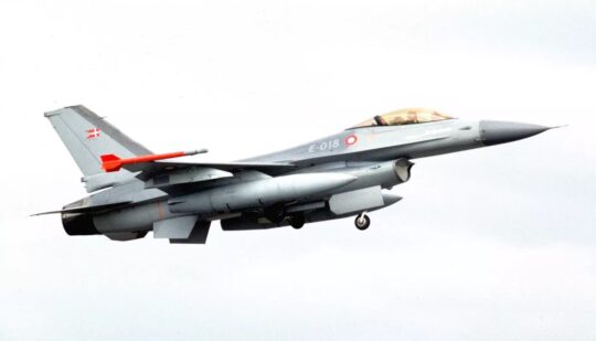 Україна отримає перші винищувачі F-16 влітку 2024 року