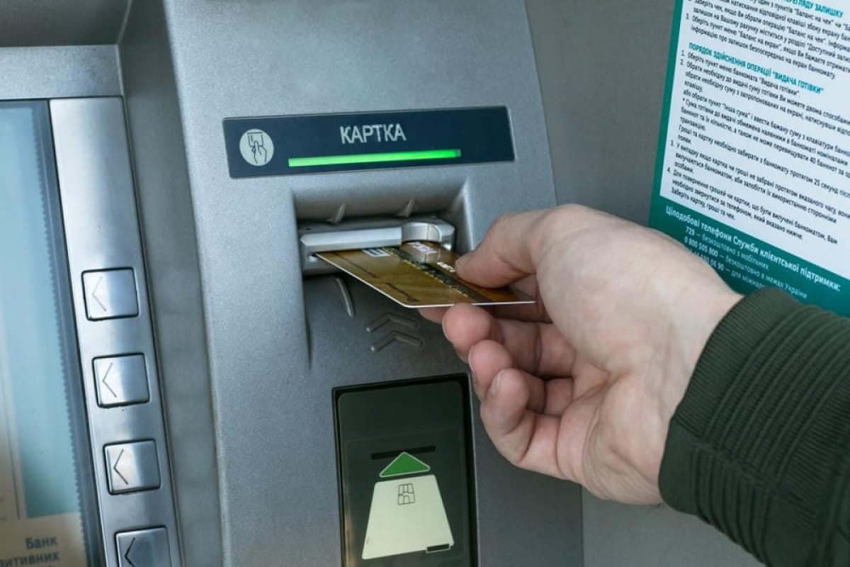 Ви зараз переглядаєте Костопільчанка вкрала 17 тисяч гривень з картки знайомої, купуючи їй ліки