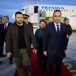 Зеленський прибув до Франції та анонсував підписання важливої угоди: що відомо
