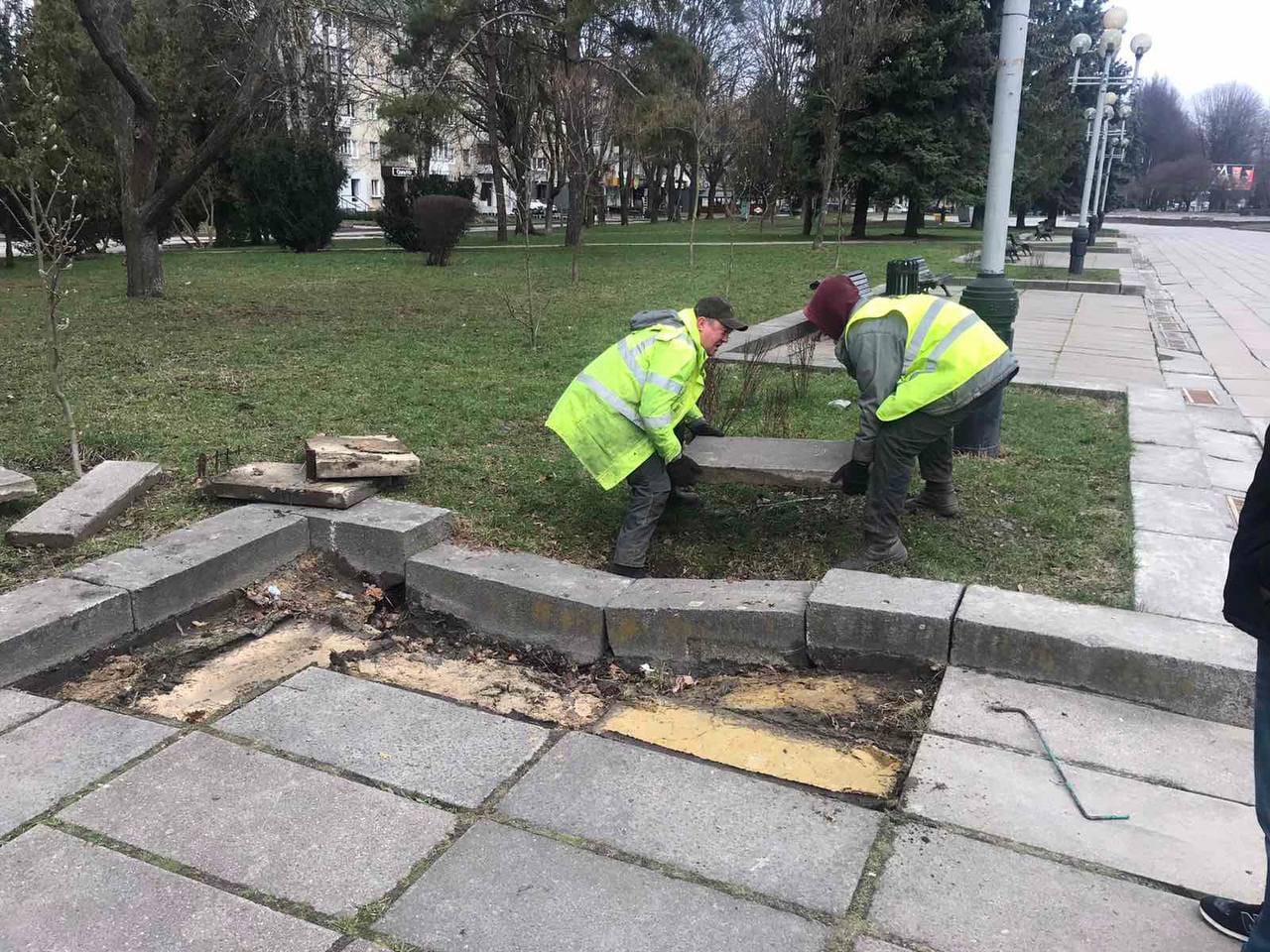 Ви зараз переглядаєте У Рівному ремонтують бульвар Незалежності
