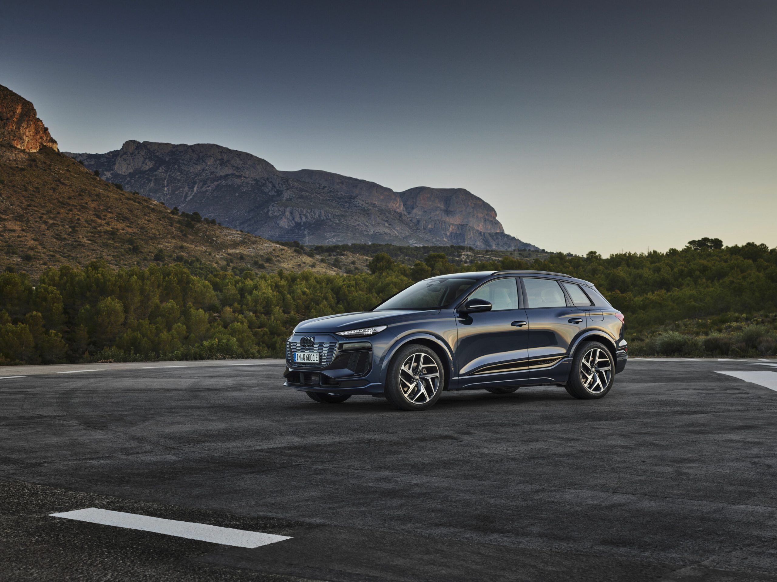 Ви зараз переглядаєте Новий електричний кросовер Audi Q6 e-tron представлено офіційно: перші подробиці про електромобіль