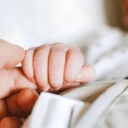 В Україні хочуть вдесятеро збільшити розмір допомоги при народженні дитини