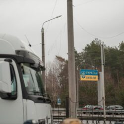 Польські протестувальники та поліція зупиняють автобуси з українцями на кордоні