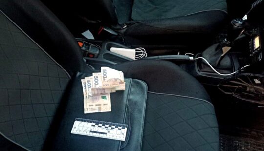 Хабар замість адмінпротоколу: житель Вараша намагався відкупитися від поліцейських