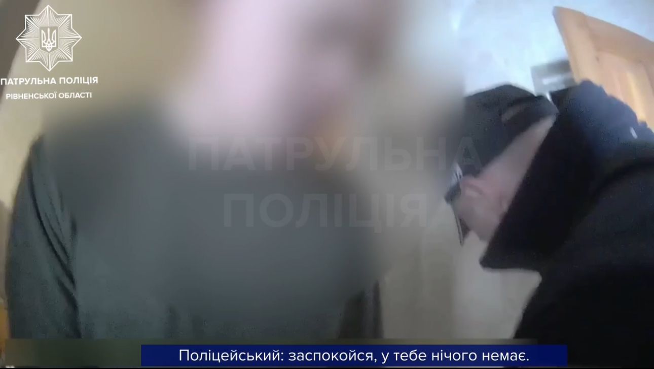 Ви зараз переглядаєте У Рівному врятували чоловіка, який хотів вистрибнути з вікна
