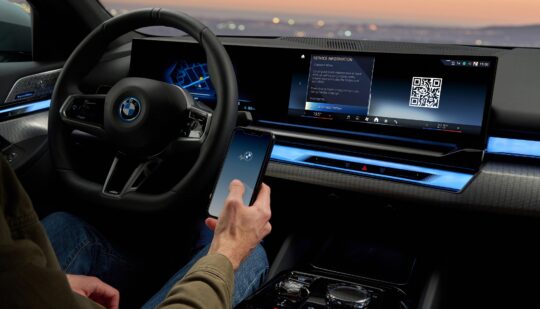 BMW в Україні презентувала інноваційну систему BMW ConnectedDrive: ТОП-3 ключових фішок
