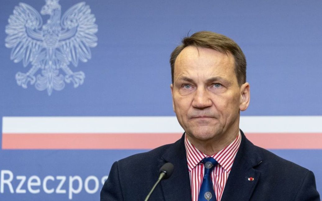 Ви зараз переглядаєте У МЗС Польщі заявили, що коаліція західних військ може бути розміщена в Україні