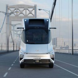 З запасом ходу у 600 км: китайські електричні магістральні вантажівки з’являться у Європі