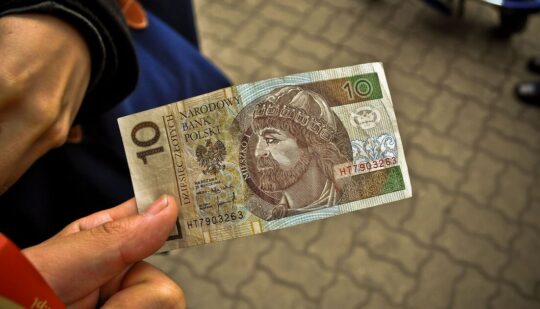 Українці в Польщі витратили 1,65 млрд євро у 2023 році – подробиці