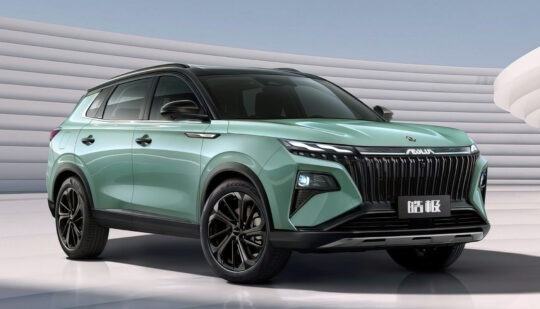 Dongfeng планує виробляти понад 100 000 електрифікованих авто в Італії щороку