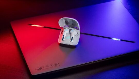 В Україні стартували продажі нової ігрової гарнітури ASUS ROG