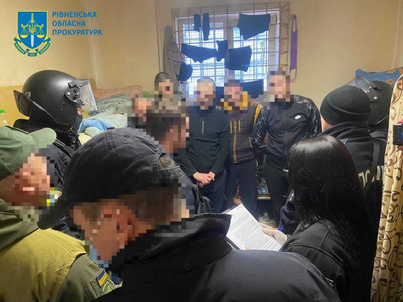Ви зараз переглядаєте У Рівному судитимуть злочинну групу, яка організувала наркотрафік у СІЗО