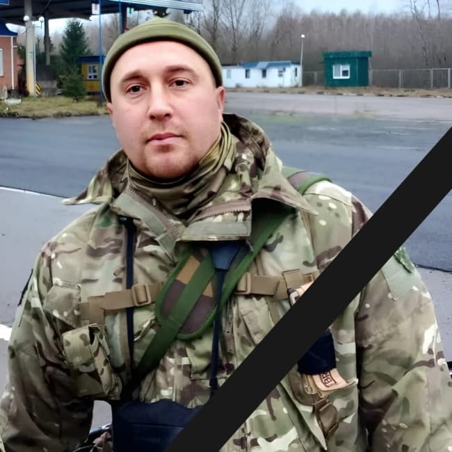 Ви зараз переглядаєте Завтра на Рівненщині поховають Героя Олега Пархоменка