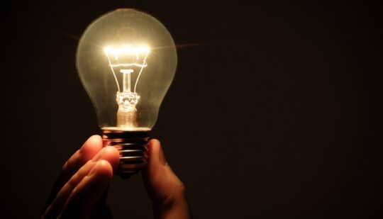 Жителів Рівненщини закликають економити електроенергію