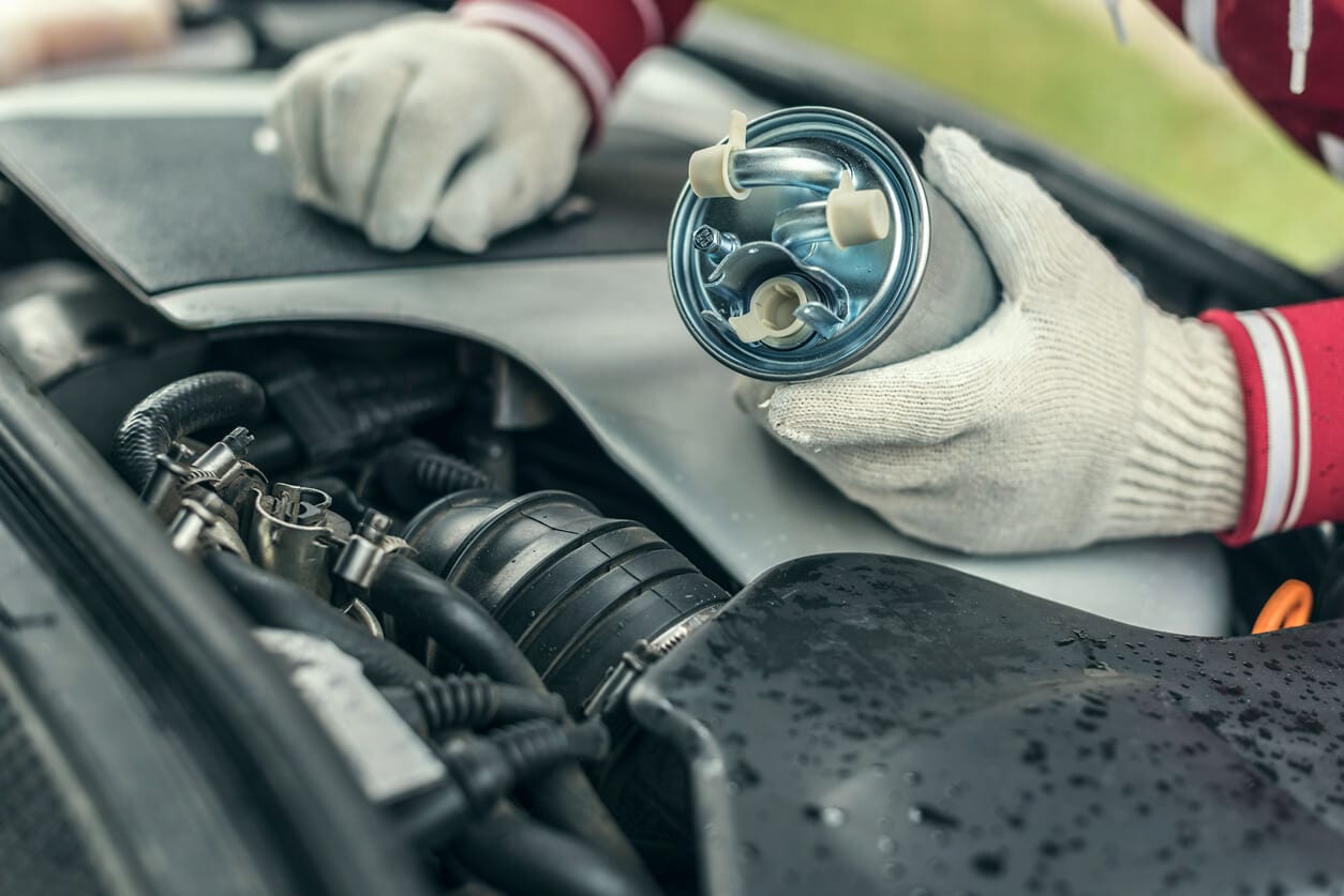 Ви зараз переглядаєте Паливні фільтри на дизельних авто: основні ризики та особливості заміни