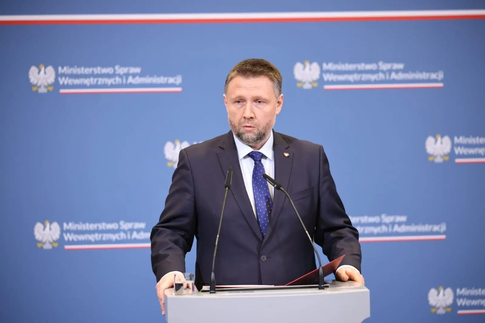 Ви зараз переглядаєте Чи надасть Польща тимчасовий захист для українців без паспорта: очільник МВС Кервінський дав відповідь