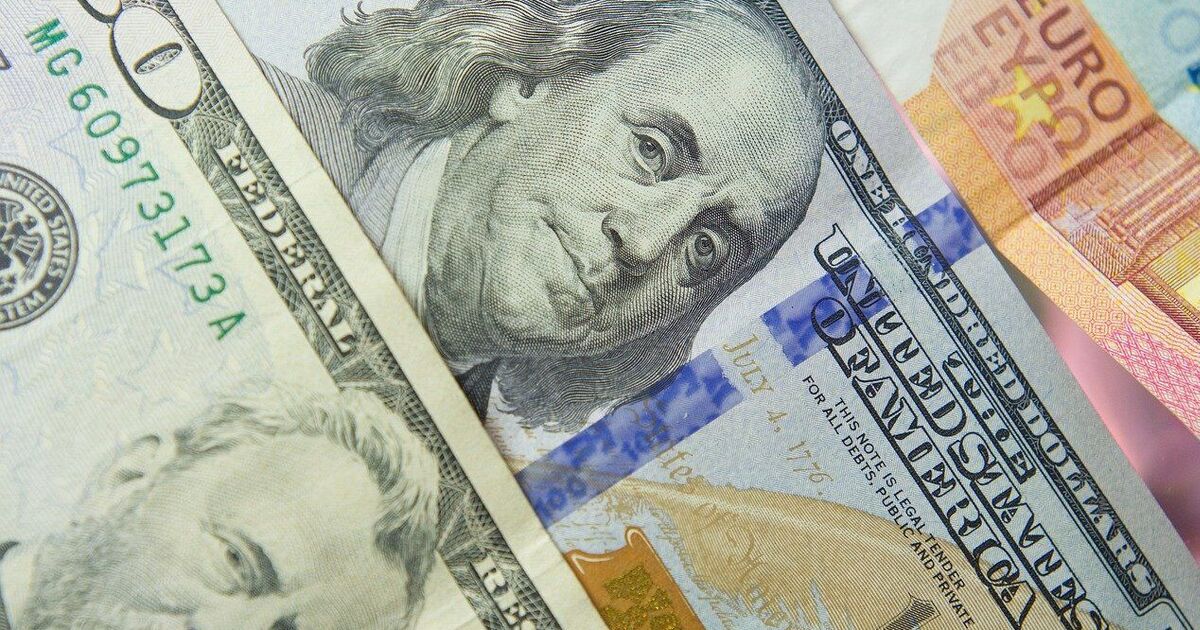 Ви зараз переглядаєте Долар гривня – курс гривні можуть почати рахувати за євро – в Україні можуть відмовитися від долара
