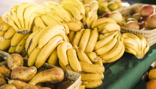 Ціни на продукти – банани в Україні різко здорожчали – причини здорожчання – ціни на фрукти