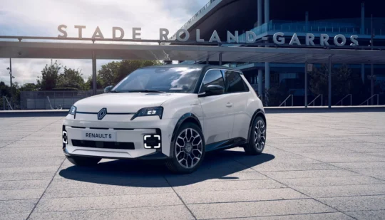 Електричний хетчбек Renault 5 E-Tech отримав першу лімітовану серію: на тему спорту
