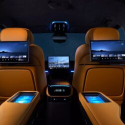 Новий електричний мінівен від Geely показали на нових фото