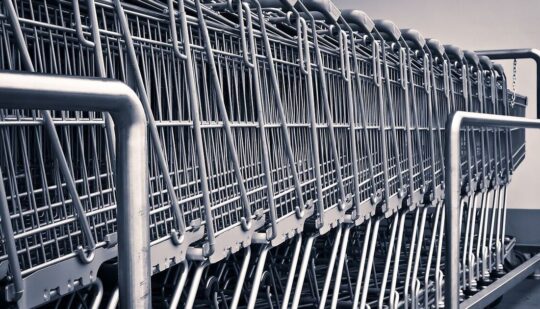 В ціннику і на касі пропонують різні ціни – на що має право покупець
