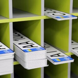 Індивідуальні номерні знаки – в Україні відновили популярну послугу