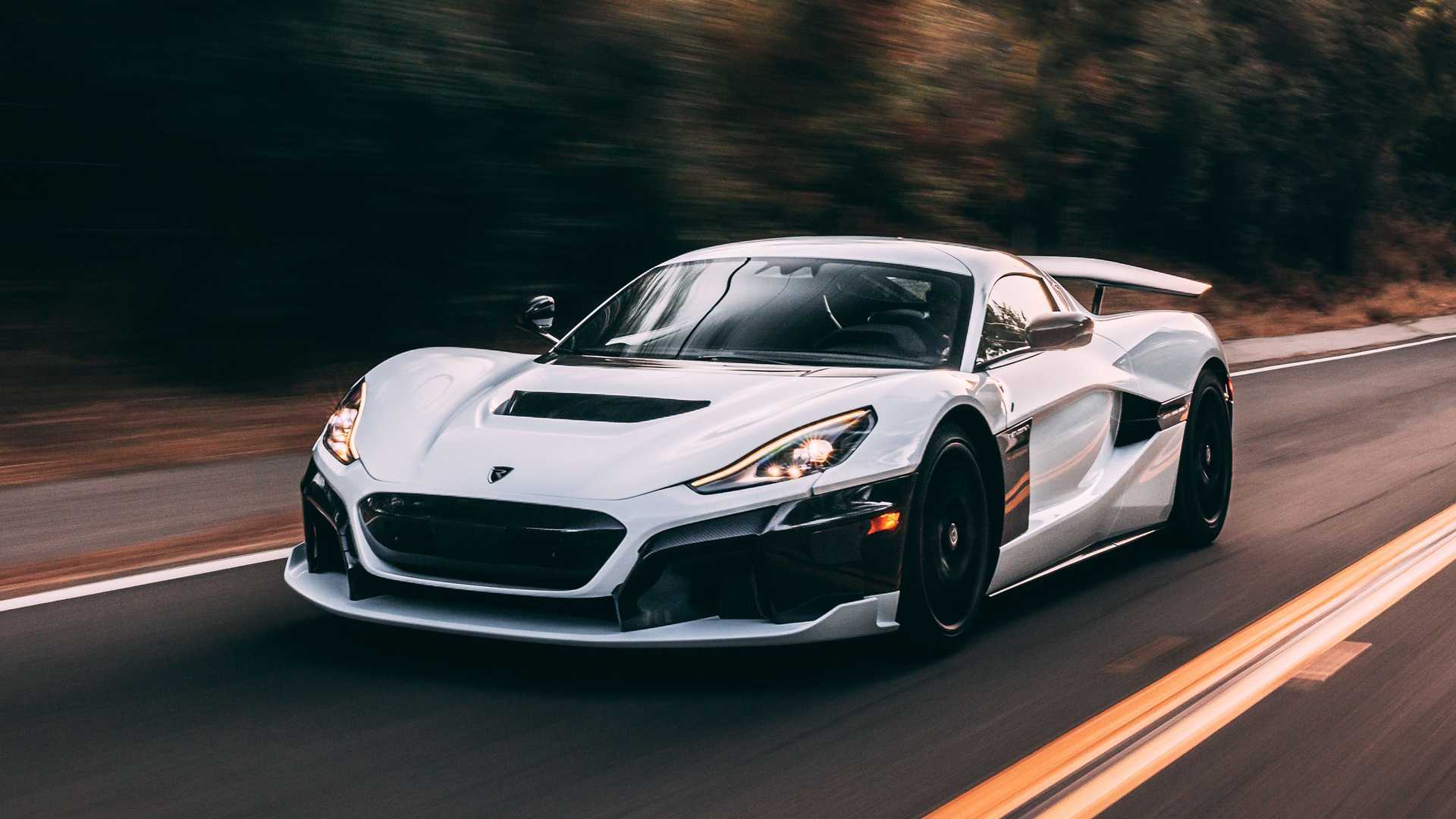 Ви зараз переглядаєте У Rimac заявили, що покупці більше не зацікавлені у електричних гіперкарах: що змінилось