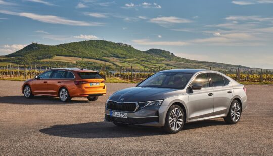 Skoda Octavia отримала суттєве оновлення: нові системи безпеки та екрани
