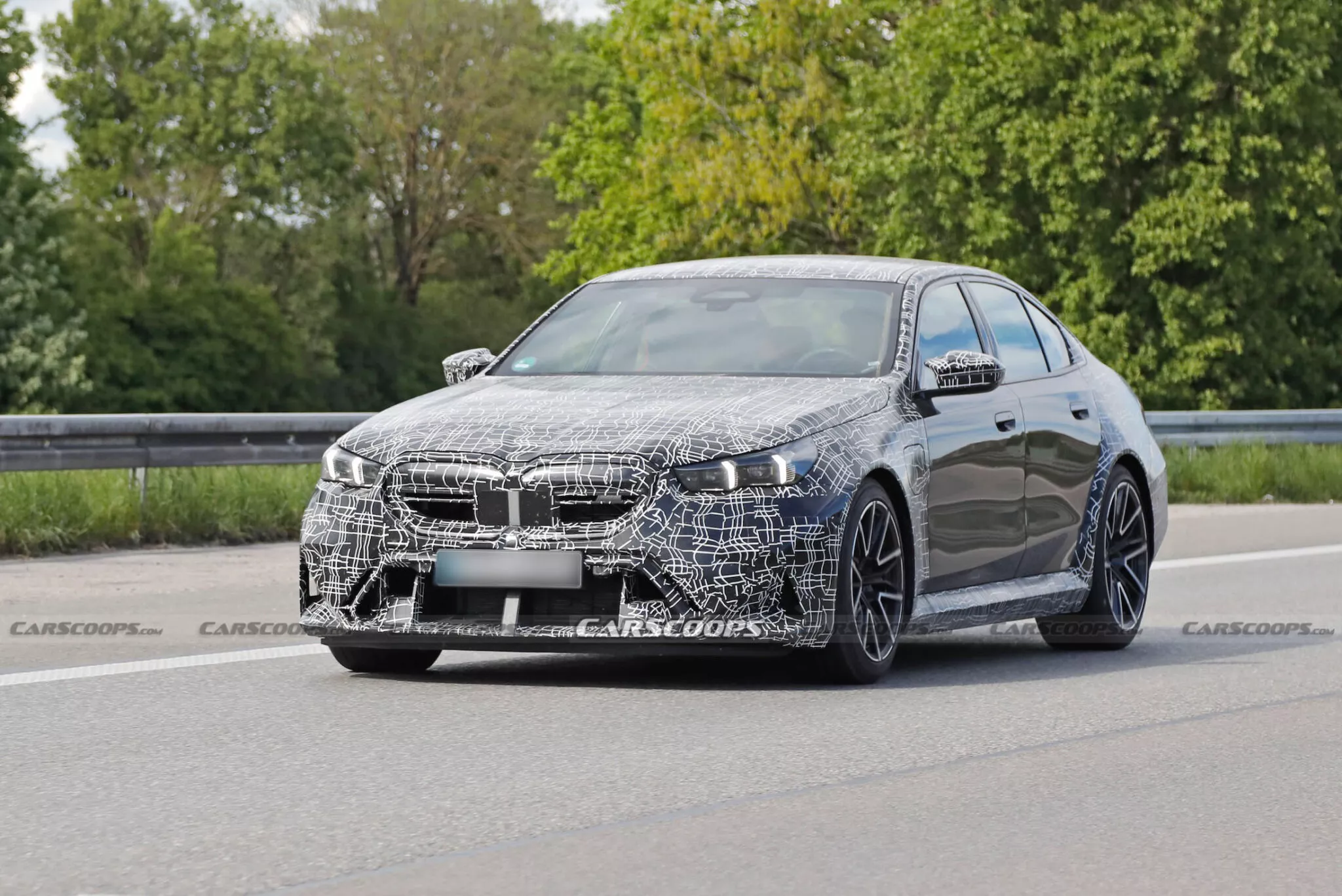 Ви зараз переглядаєте Вперше в історії: спортивний седан BMW M5 отримає плагін-гібридну версію