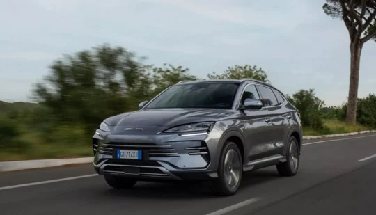 Перший пішов: у Європі стартують продажі плагін-гібридного кросовера BYD Seal U DM-I