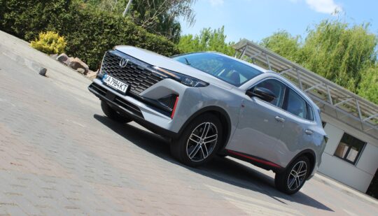 Тест-драйв Changan CS55 Plus: в балансі