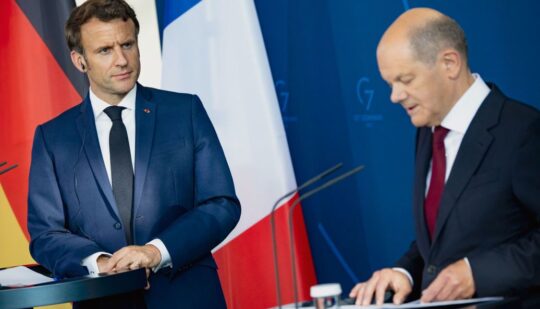 Європі набридли “кульгаві качки” Макрон і Шольц, там піднімаються нові сили – Politico
