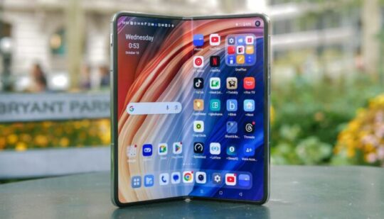 Складаний смартфон OnePlus Open 2 має вийти у 2025 році