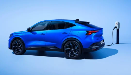 З запасом ходу у 1000 км та динамікою хот-хетча: Alpine показав гібридний кросовер Renault Rafale E-Tech
