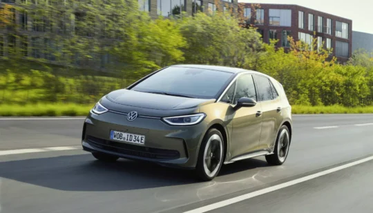 Ще швидший: оновлений електромобіль Volkswagen ID.3 Pro S отримав швидшу зарядку та найновішу мультимедіа з ШІ