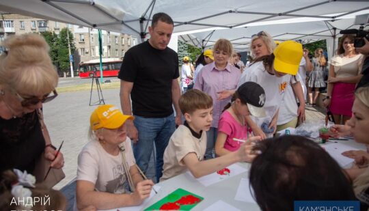 У Кам’янському запровадили проєкт “АРТ-терапія — лікуємо мистецтвом”
