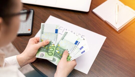 Допомога біженцям з України в Нідерландах – 10 млн євро витратили на мовні курси