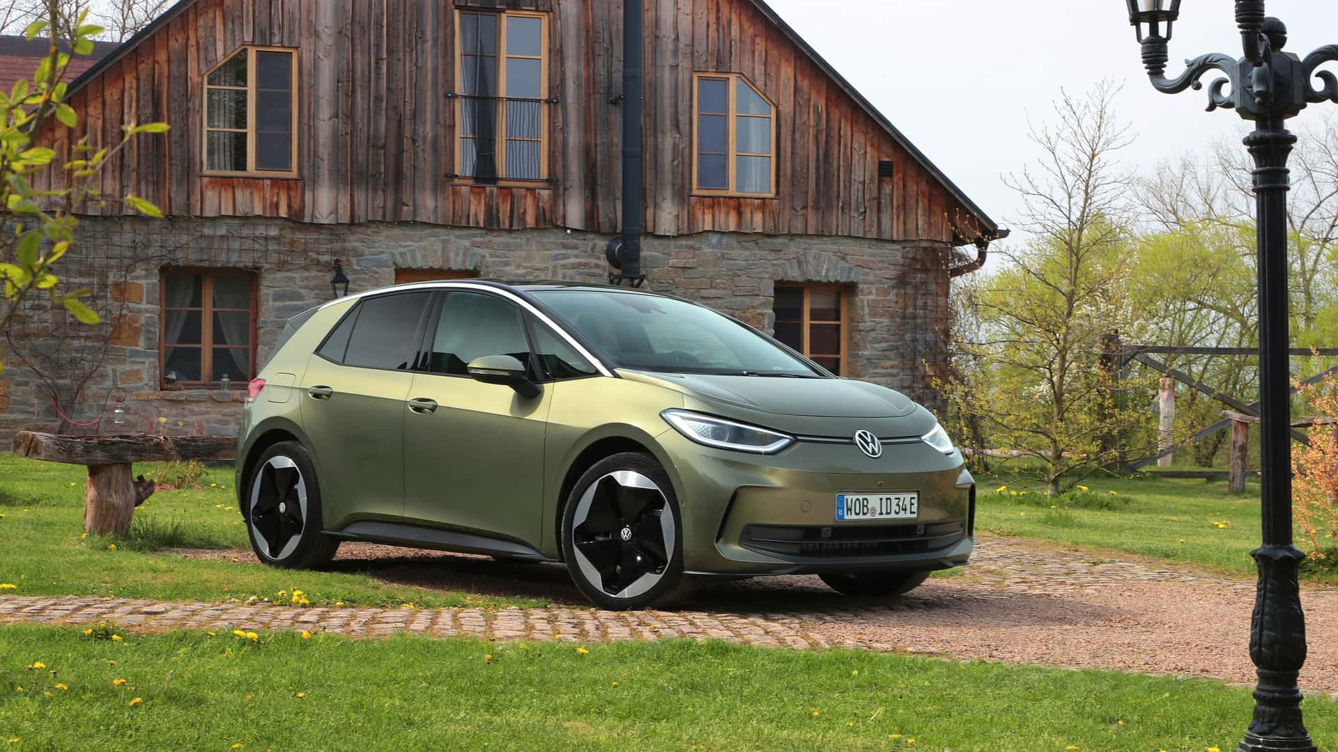Ви зараз переглядаєте Потужніше та дешевше: електромобіль Volkswagen ID.3 отримав кілька нових версій
