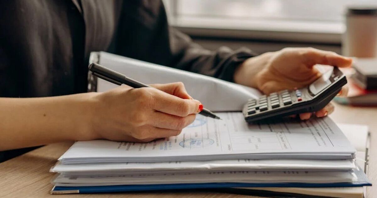 Ви зараз переглядаєте Єдиний податок: для юросіб — 18%, для ФОПів — до 17% (плюс військовий збір 5%)