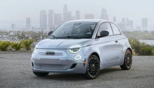 У ефектному кольорі: електромобіль Fiat 500e отримав спецверсію на честь мегаполіса