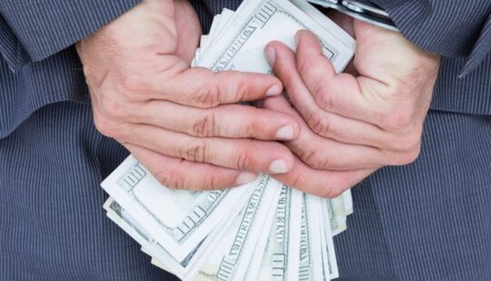Депутат задекларував недостовірні відомості на суму 5,8 млн грн – ним може бути Олександр Фельдман