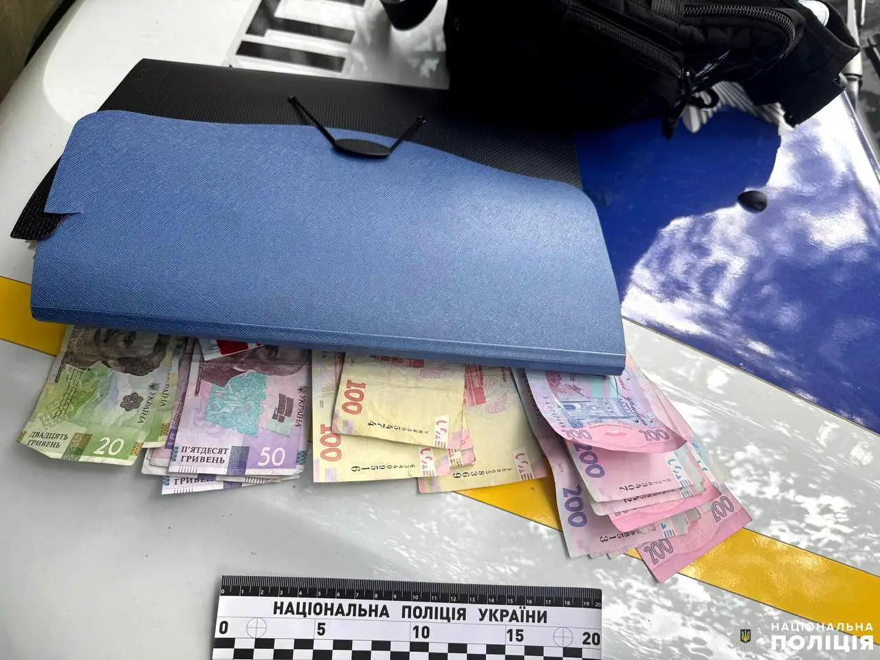 Ви зараз переглядаєте Поліцейські викрили рівнянку на крадіжці грошей із магазину
