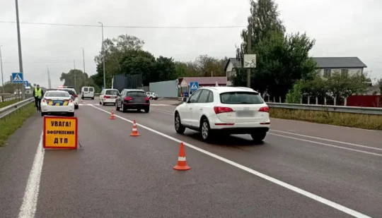 На трасі Київ-Чоп у Рівненському районі позашляховик збив пішохода: постраждалий у реанімації